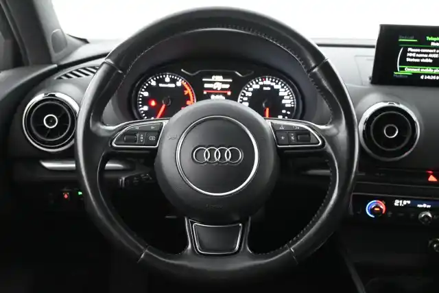 Musta Viistoperä, Audi A3 – CJS-266