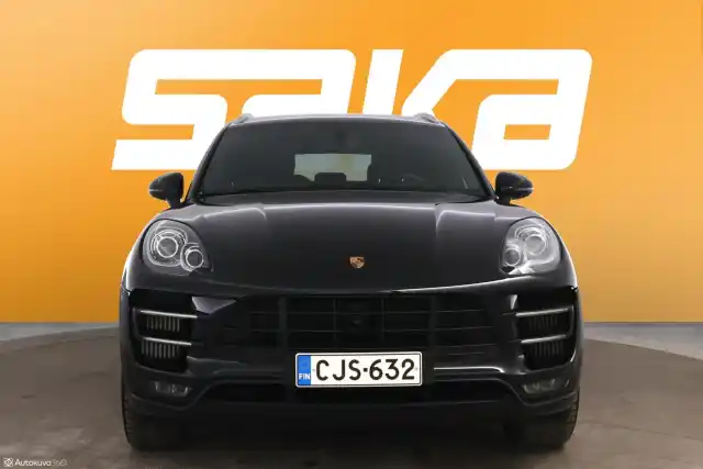 Musta Maastoauto, Porsche Macan – CJS-632