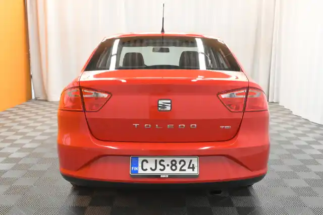 Punainen Sedan, Seat Toledo – CJS-824
