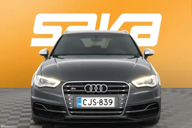 Harmaa Viistoperä, Audi S3 – CJS-839