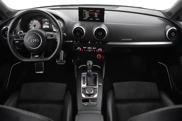 Harmaa Viistoperä, Audi S3 – CJS-839