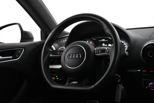 Harmaa Viistoperä, Audi S3 – CJS-839
