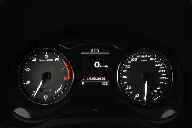 Harmaa Viistoperä, Audi S3 – CJS-839