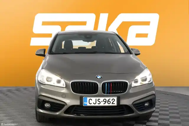 Hopea Tila-auto, BMW 218 – CJS-962