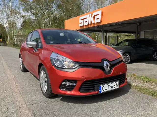 Punainen Viistoperä, Renault Clio – CJT-484