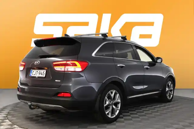 Harmaa Maastoauto, Kia Sorento – CJT-945