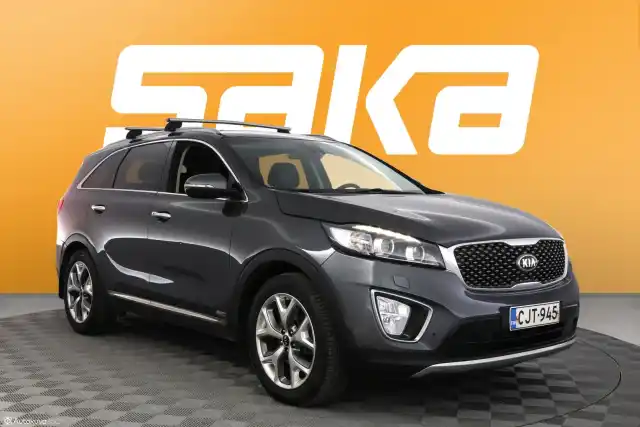 Harmaa Maastoauto, Kia Sorento – CJT-945