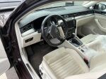 Punainen Sedan, Volkswagen Passat – CJX-404, kuva 4