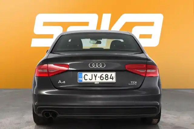 Harmaa Sedan, Audi A4 – CJY-684