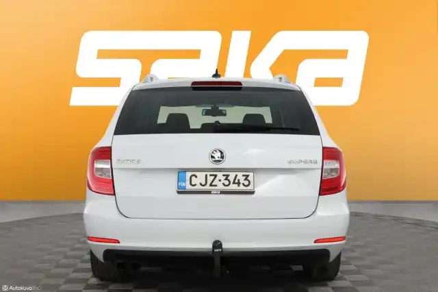 Valkoinen Farmari, Skoda Superb – CJZ-343