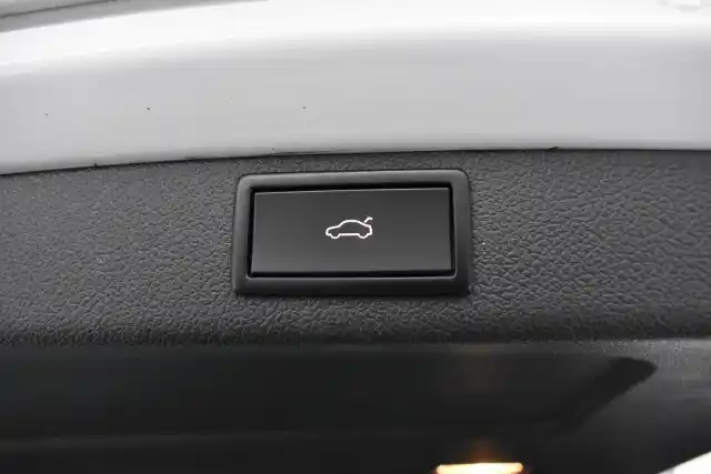 Valkoinen Farmari, Skoda Superb – CJZ-343