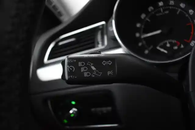 Valkoinen Farmari, Skoda Superb – CJZ-343