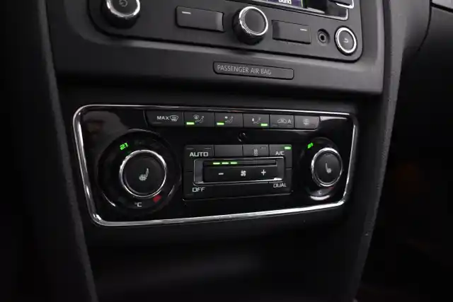 Valkoinen Farmari, Skoda Superb – CJZ-343