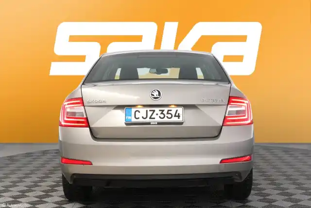 Beige Viistoperä, Skoda Octavia – CJZ-354