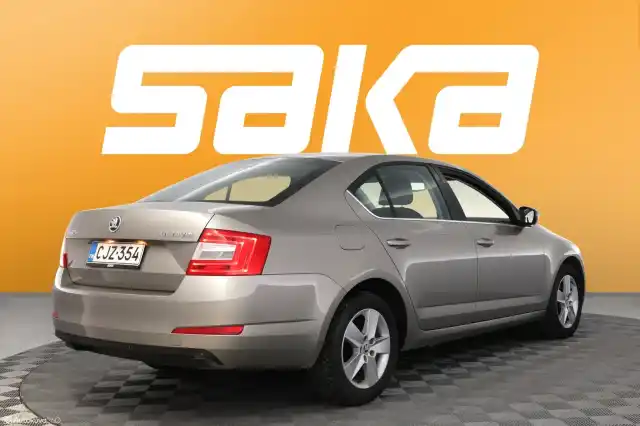 Beige Viistoperä, Skoda Octavia – CJZ-354