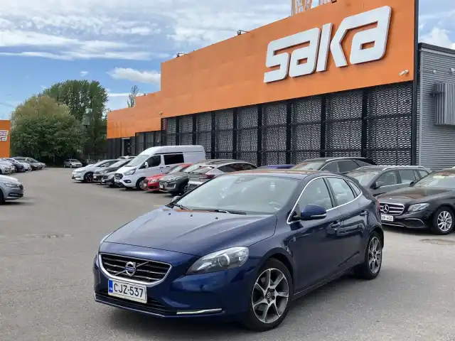 Sininen Viistoperä, Volvo V40 – CJZ-537