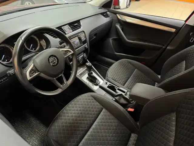 Punainen Viistoperä, Skoda Octavia – CKC-240