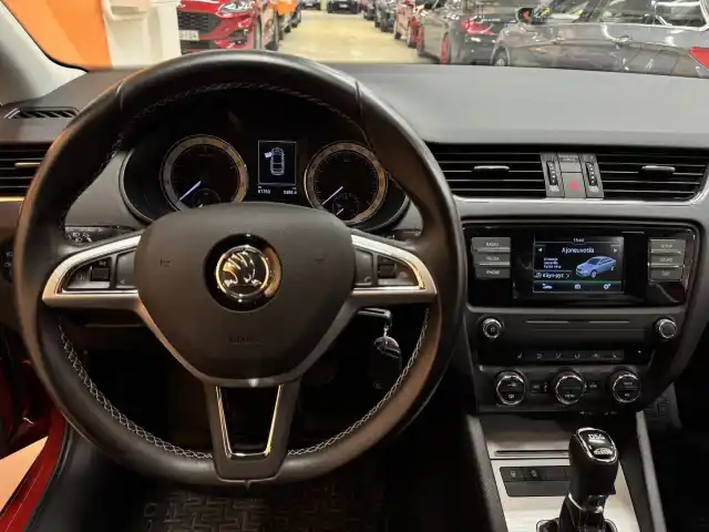 Punainen Viistoperä, Skoda Octavia – CKC-240