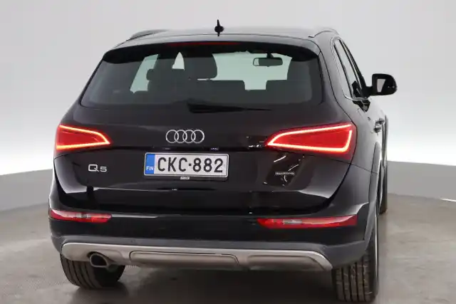 Musta Maastoauto, Audi Q5 – CKC-882