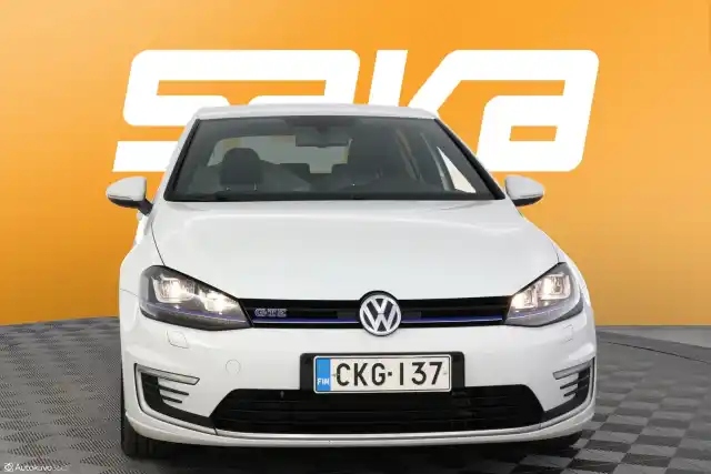 Valkoinen Viistoperä, Volkswagen Golf – CKG-137