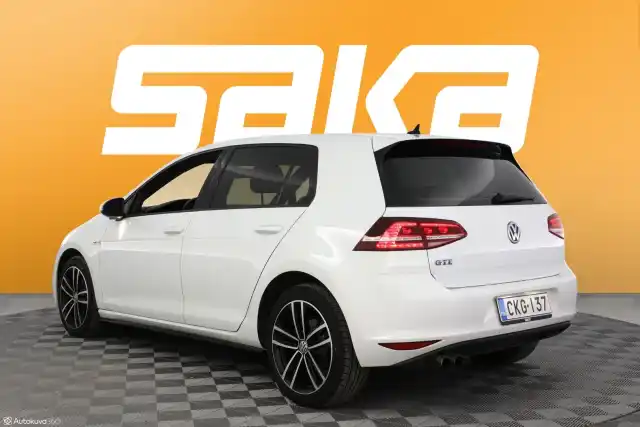 Valkoinen Viistoperä, Volkswagen Golf – CKG-137