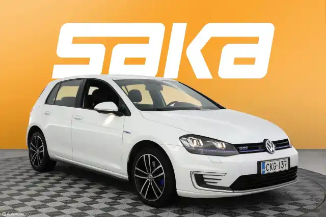 Valkoinen Viistoperä, Volkswagen Golf – CKG-137