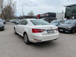 Valkoinen Sedan, Skoda Superb – CKG-295, kuva 2
