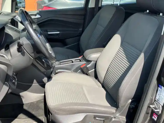 Harmaa Tila-auto, Ford C-Max – CKG-331