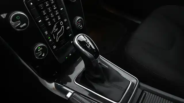 Valkoinen Viistoperä, Volvo V40 Cross Country – CKH-144