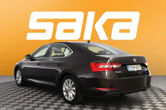 Ruskea Sedan, Skoda Superb – CKH-407