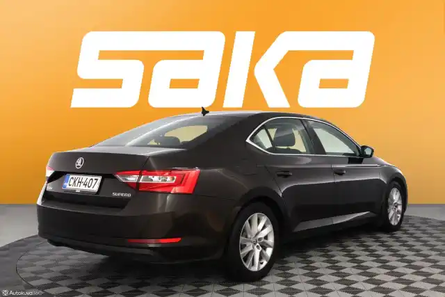 Ruskea Sedan, Skoda Superb – CKH-407