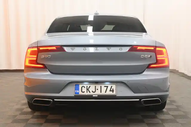 Sininen Sedan, Volvo S90 – CKJ-174