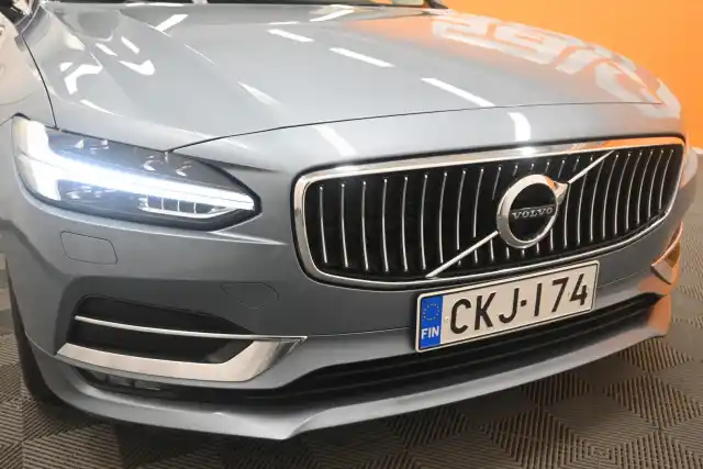 Sininen Sedan, Volvo S90 – CKJ-174