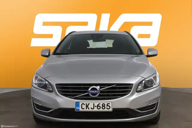 Harmaa Farmari, Volvo V60 – CKJ-685
