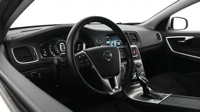 Harmaa Farmari, Volvo V60 – CKJ-685