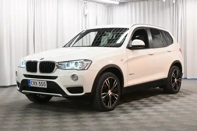 Valkoinen Maastoauto, BMW X3 – CKK-355