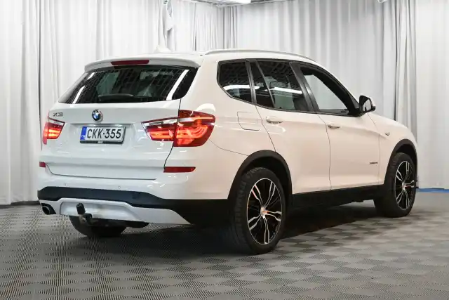 Valkoinen Maastoauto, BMW X3 – CKK-355