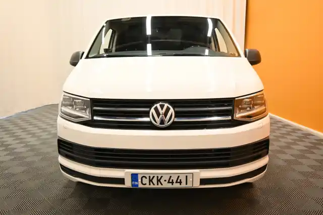 Valkoinen Pakettiauto, Volkswagen Transporter – CKK-441