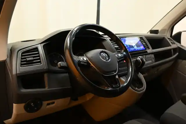 Valkoinen Pakettiauto, Volkswagen Transporter – CKK-441