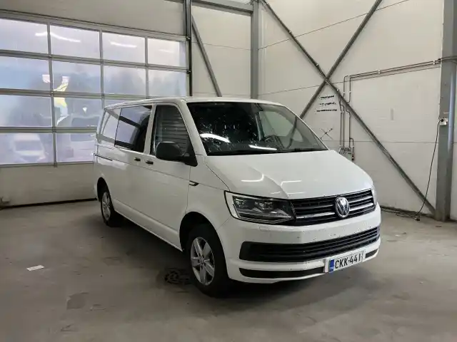 Valkoinen Pakettiauto, Volkswagen Transporter – CKK-441