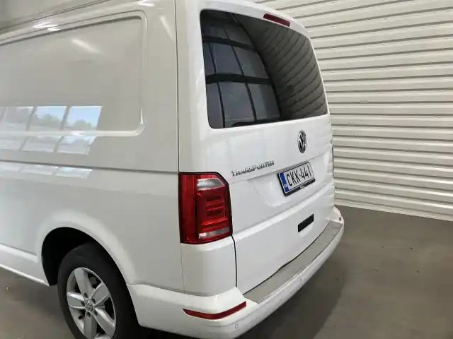 Valkoinen Pakettiauto, Volkswagen Transporter – CKK-441