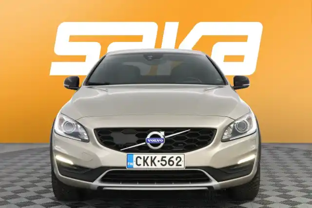 Beige Sedan, Volvo S60 Cross Country – CKK-562