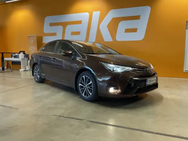 Ruskea (beige) Sedan, Toyota Avensis – CKK-614