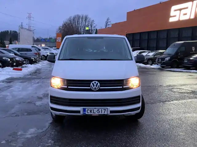 Valkoinen Tila-auto, Volkswagen Caravelle – CKL-517