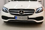 Valkoinen Sedan, Mercedes-Benz E – CKM-828, kuva 27