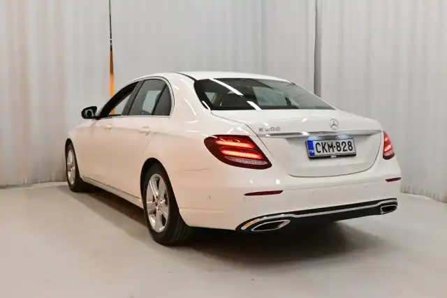 Valkoinen Sedan, Mercedes-Benz E – CKM-828