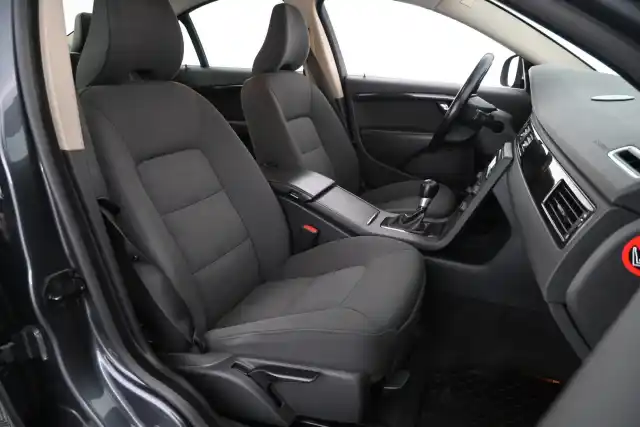 Harmaa Sedan, Volvo S80 – CKN-605