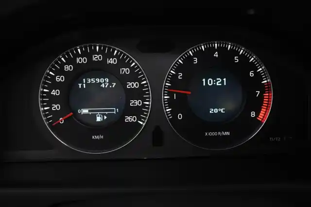 Harmaa Sedan, Volvo S80 – CKN-605