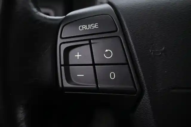 Harmaa Sedan, Volvo S80 – CKN-605
