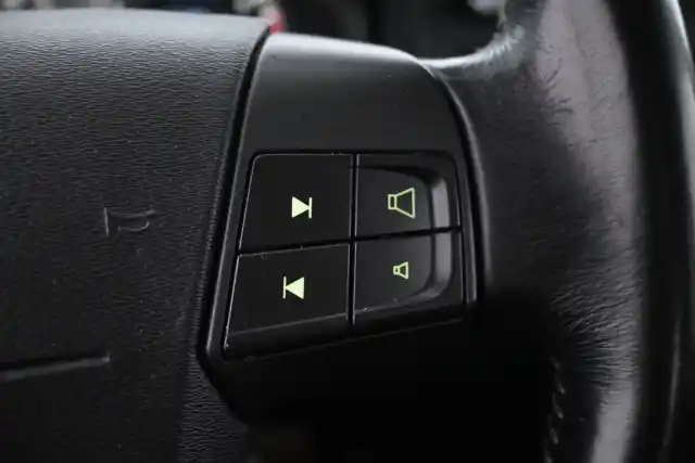 Harmaa Sedan, Volvo S80 – CKN-605